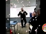 Mi profesor se pone ansioso y mete un baile bien perron